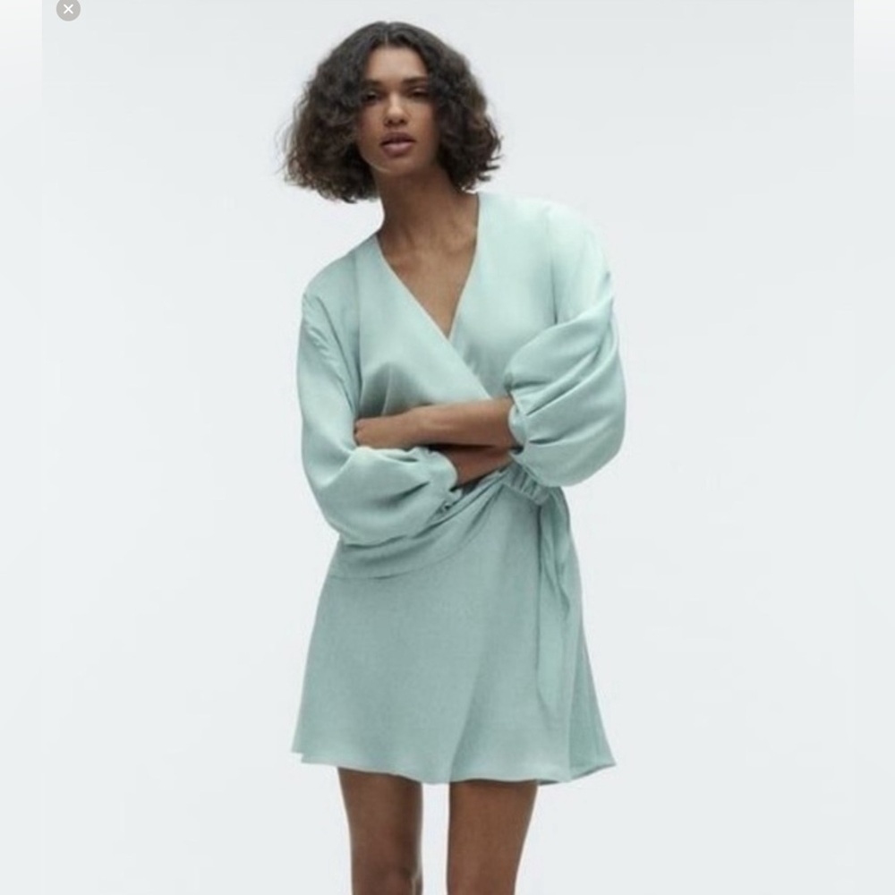 NWT. Zara Mint Green Knotted Mini Dress with Bow Detail. Size M